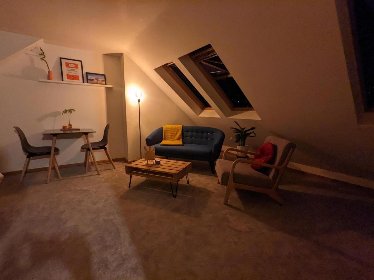 *Large Unique Retro Private Attic & Bathroom* Brighton Exterior foto